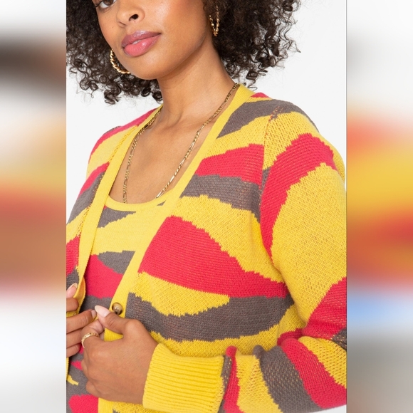 NWT Callahan Ariel Cropped Sushine 3 Button CaRdigan In Size XS will fit Small - Picture 8 of 8